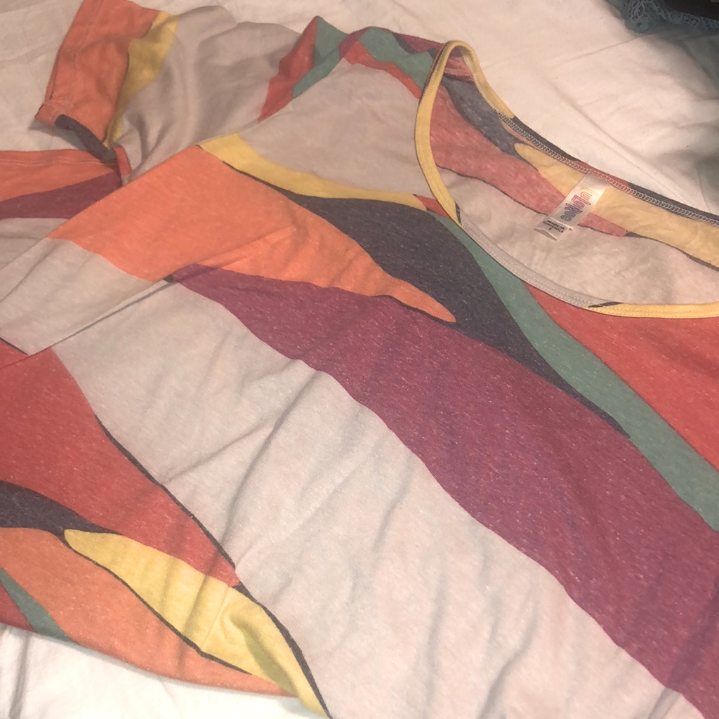 Lularoe Perfect Tee Euc